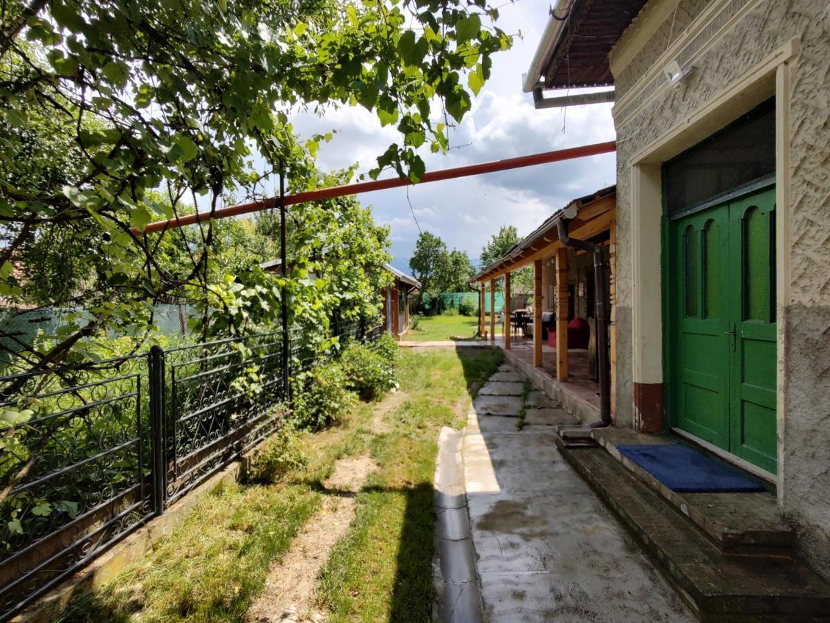 La Tataia Zahei Hotell Dragus Exteriör bild