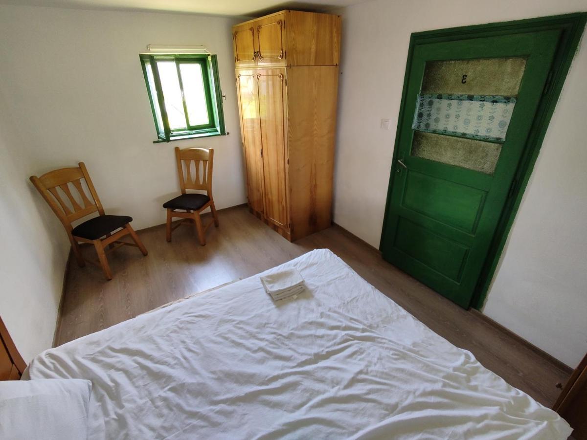 La Tataia Zahei Hotell Dragus Exteriör bild
